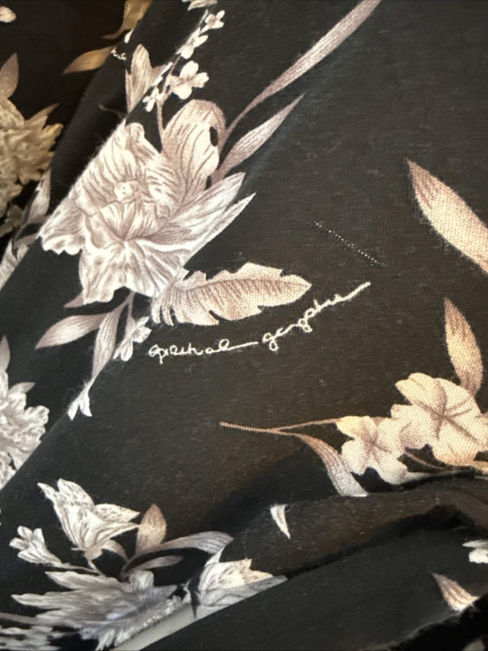 Robe - Picture 5 of 10